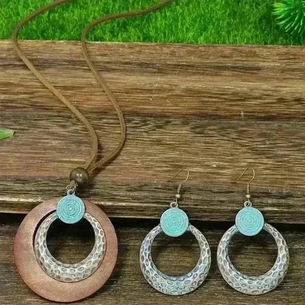 Bronze Retro Jewelry Set